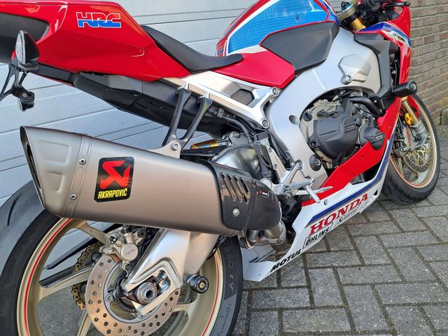 honda - cbr-1000-rr-fireblade-sp2