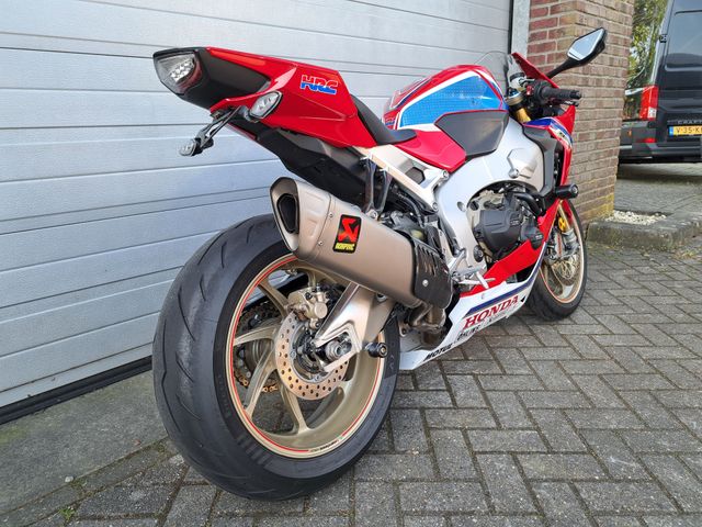 honda - cbr-1000-rr-fireblade-sp2
