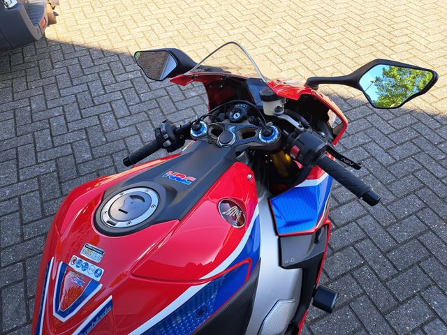 honda - cbr-1000-rr-fireblade-sp2