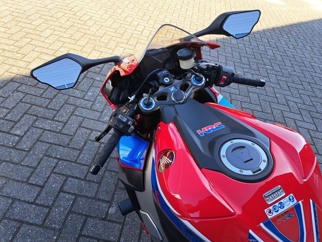 honda - cbr-1000-rr-fireblade-sp2