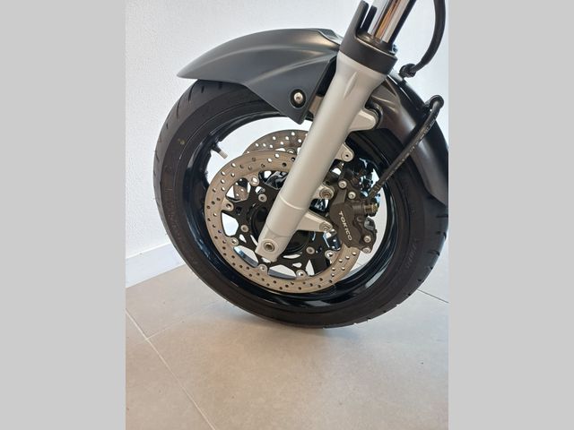 suzuki - gsr-600