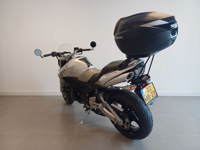 suzuki - gsr-600