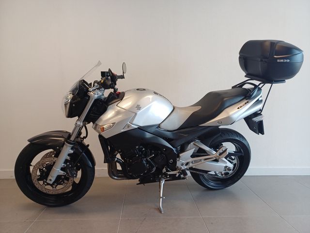 suzuki - gsr-600
