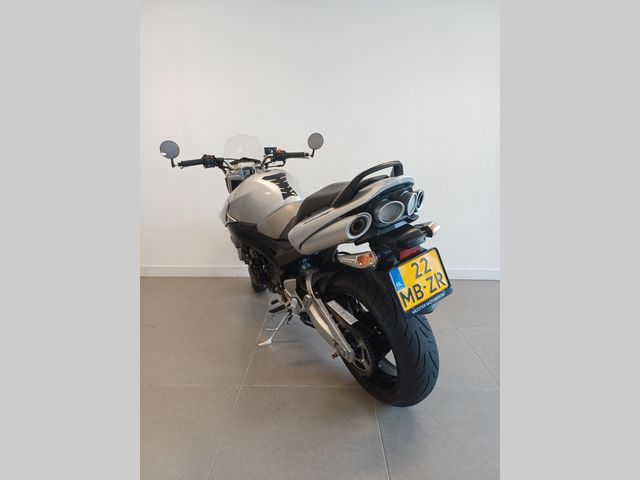 suzuki - gsr-600