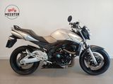SUZUKI GSR 600