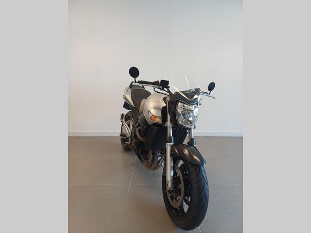 suzuki - gsr-600