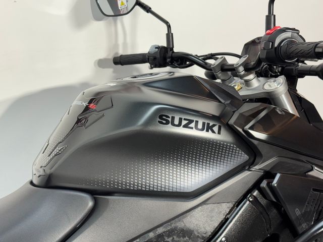 suzuki - gsx-s-950