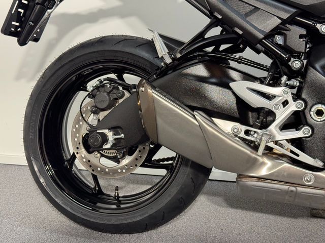 suzuki - gsx-s-950