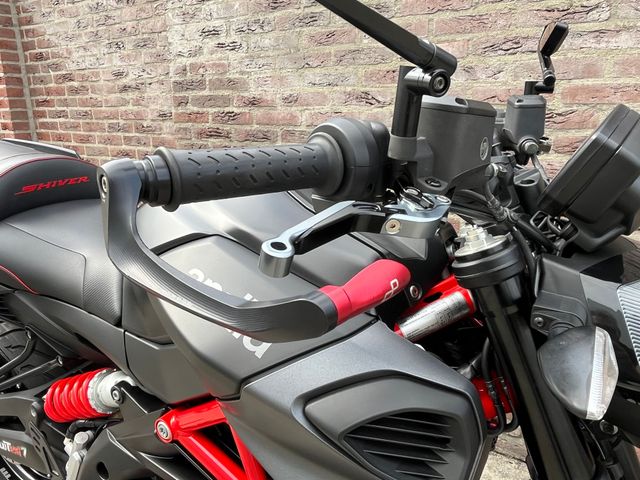 aprilia - shiver-900