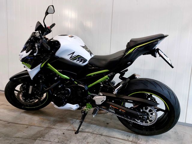 kawasaki - z900