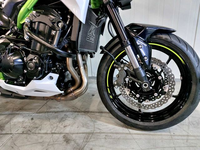 kawasaki - z900