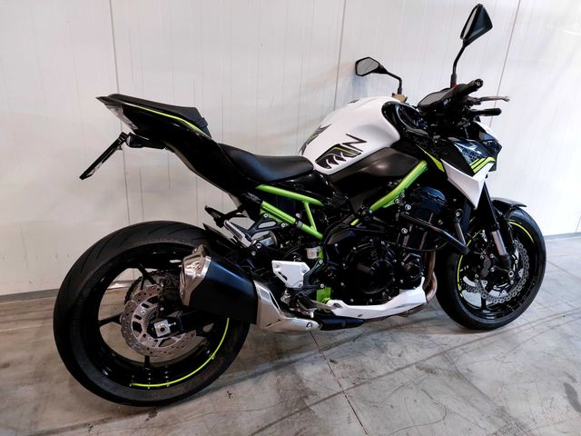 kawasaki - z900