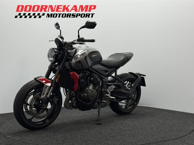 triumph - trident-660