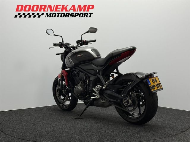 triumph - trident-660