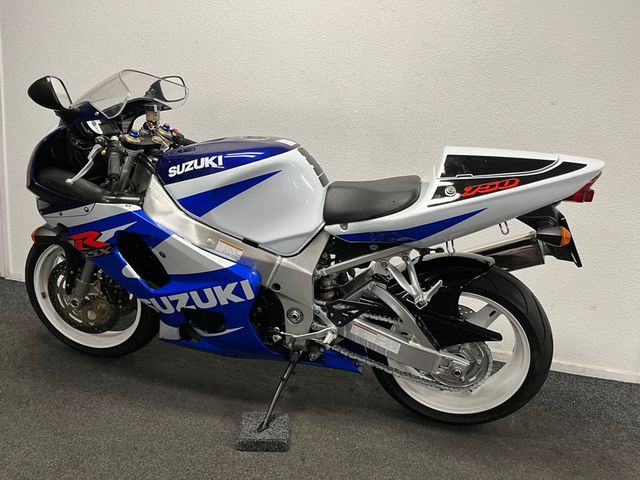 suzuki - gsx-r-750