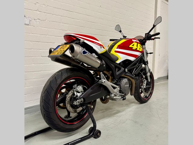 ducati - m-696