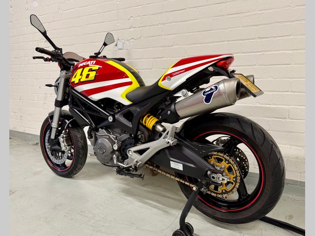 ducati - m-696