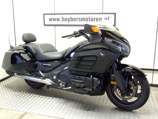 honda - gl-1800-goldwing-abs