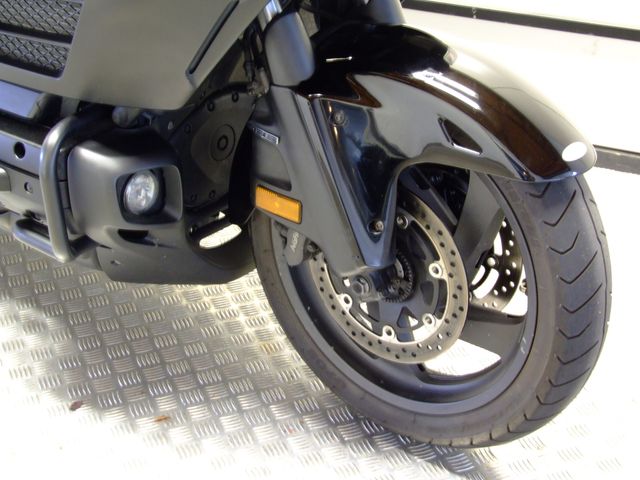 honda - gl-1800-goldwing-abs