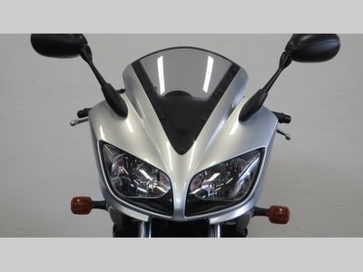 YAMAHA FZS 600 FAZER – foto 2