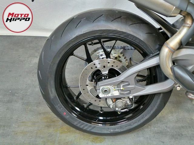 ducati - streetfighter-v2-s