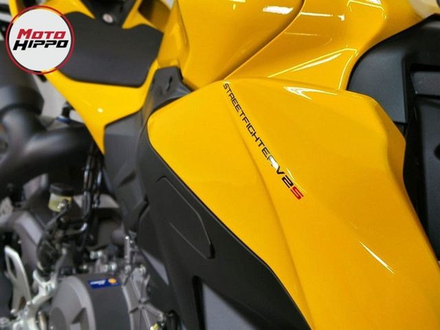 ducati - streetfighter-v2-s