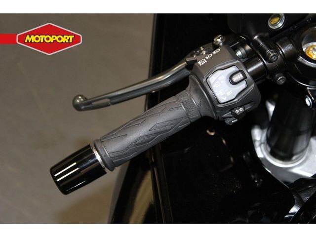 suzuki - gsx-r-1300-hayabusa