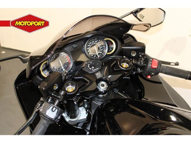 suzuki - gsx-r-1300-hayabusa