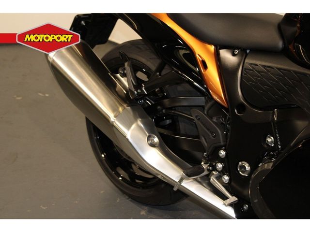 suzuki - gsx-r-1300-hayabusa