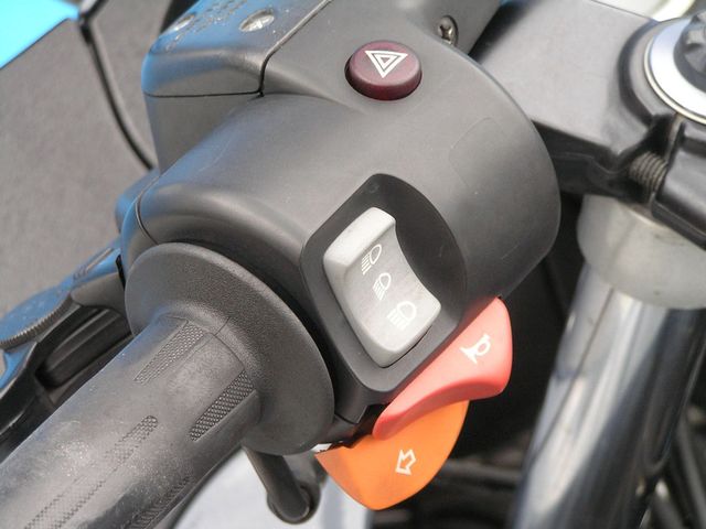 bmw - r-1100-s