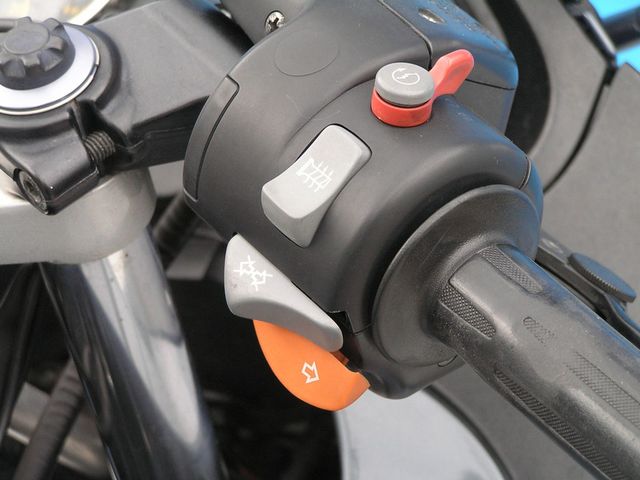 bmw - r-1100-s