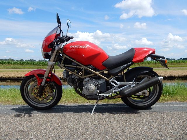 ducati - m-900