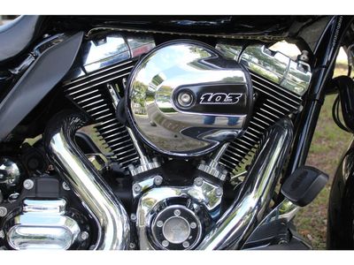 HARLEY-DAVIDSON ELECTRA GLIDE ULTRA CLASSIC FLHTCU – foto 2