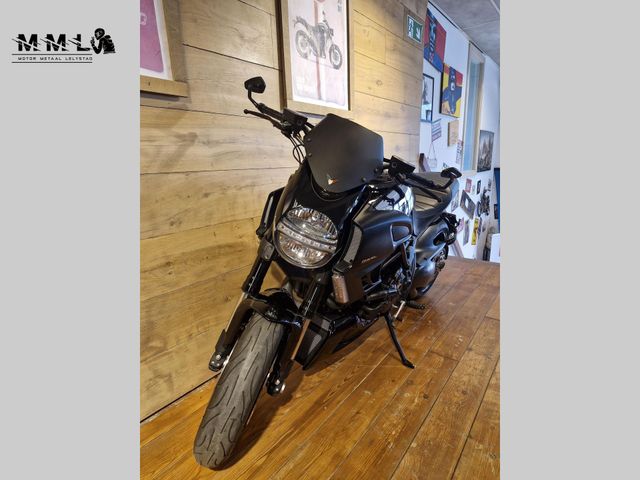 ducati - diavel-cromo