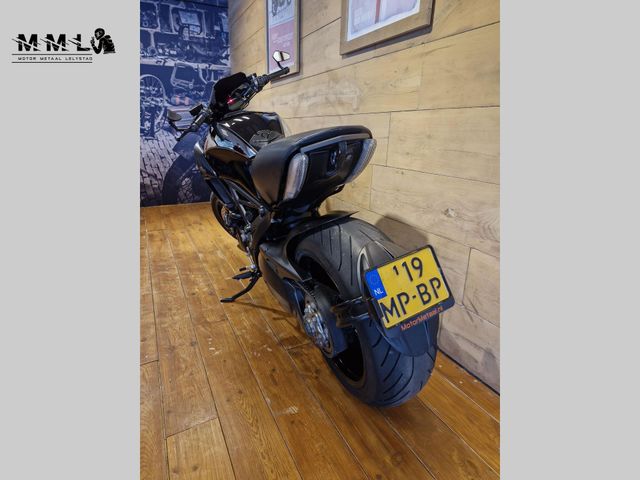 ducati - diavel-cromo