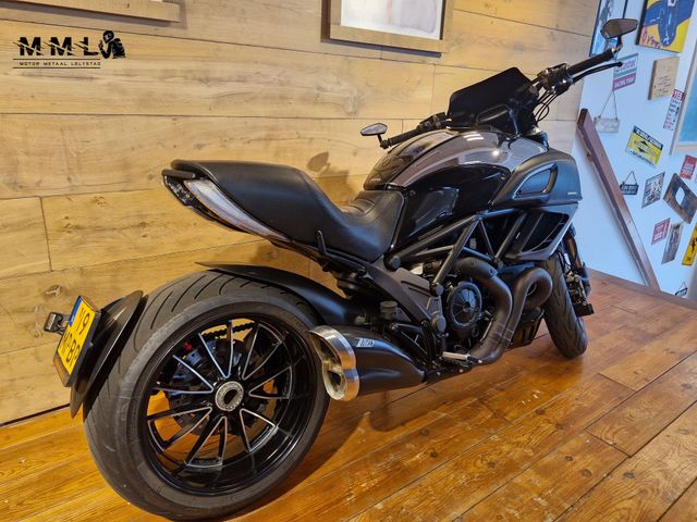 ducati - diavel-cromo