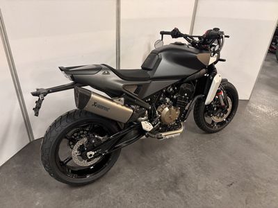 HUSQVARNA SVARTPILEN 801 – foto 3