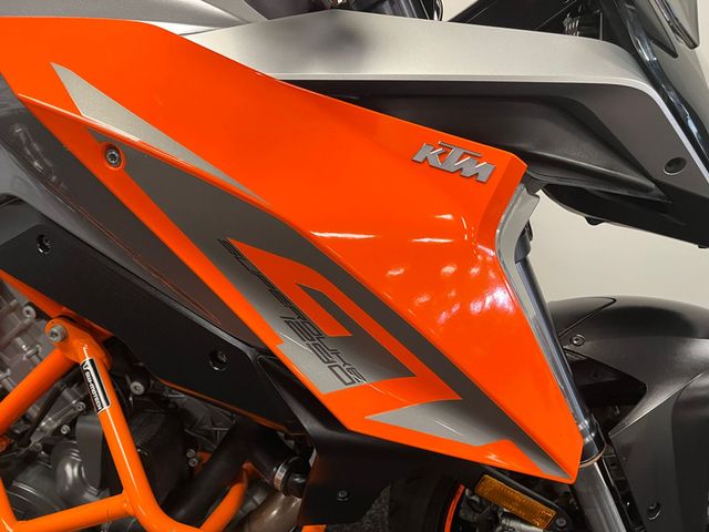 ktm - 1290-super-duke-gt
