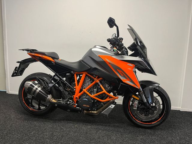 ktm - 1290-super-duke-gt