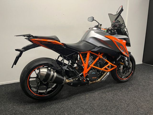 ktm - 1290-super-duke-gt