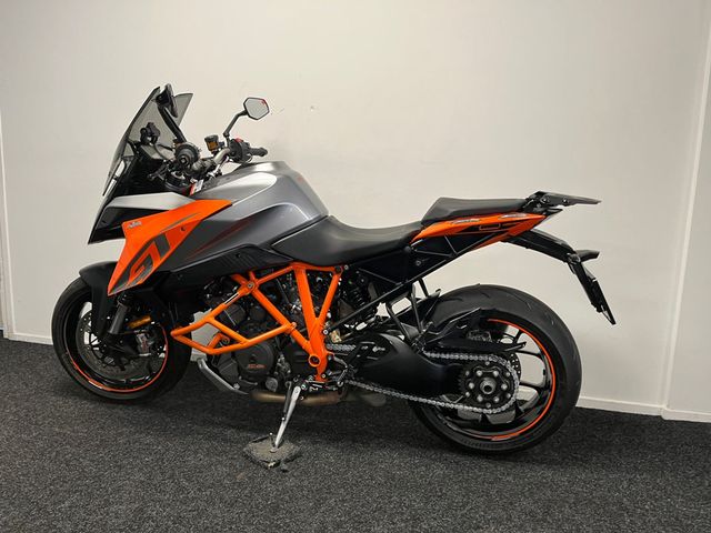 ktm - 1290-super-duke-gt