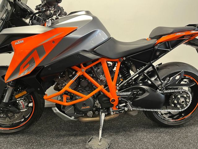 ktm - 1290-super-duke-gt