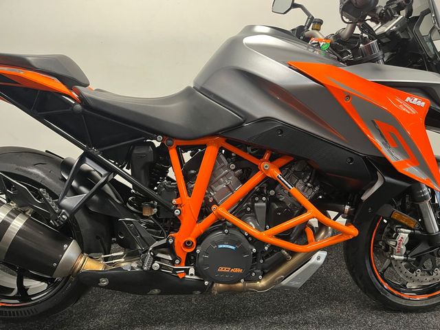ktm - 1290-super-duke-gt
