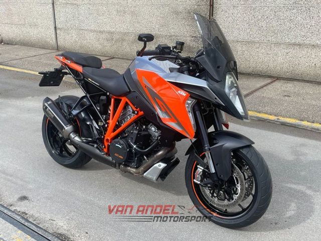 ktm - 1290-super-duke-gt