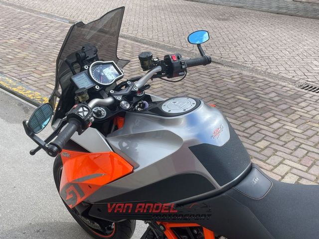 ktm - 1290-super-duke-gt
