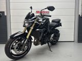 SUZUKI GSR 750