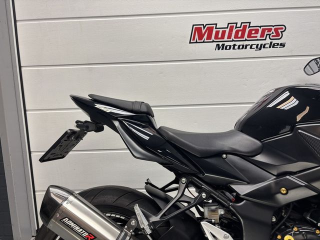 suzuki - gsr-750