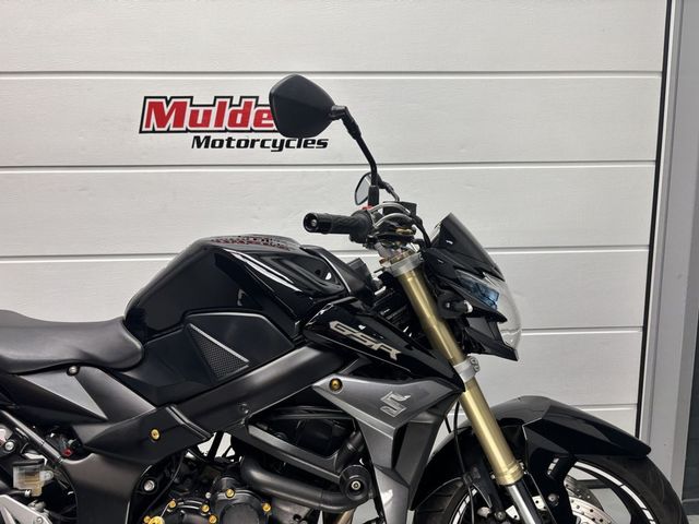 suzuki - gsr-750