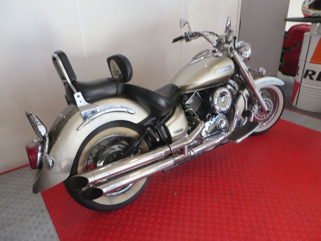 yamaha - xvs-1100-a-dragstar-classic