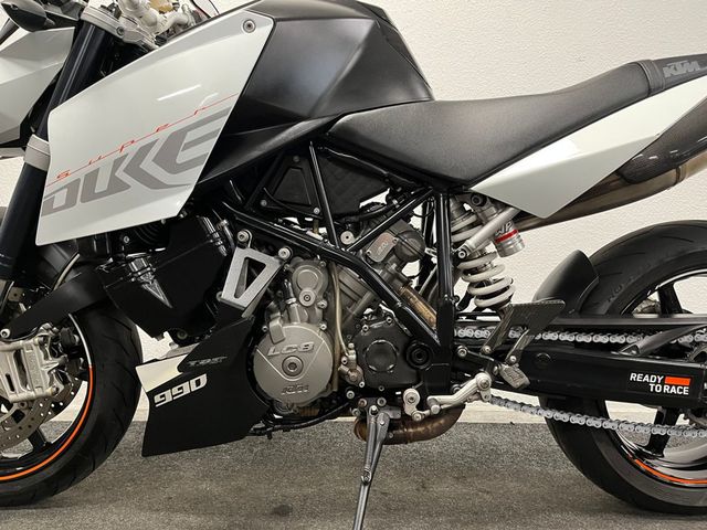 ktm - 990-super-duke